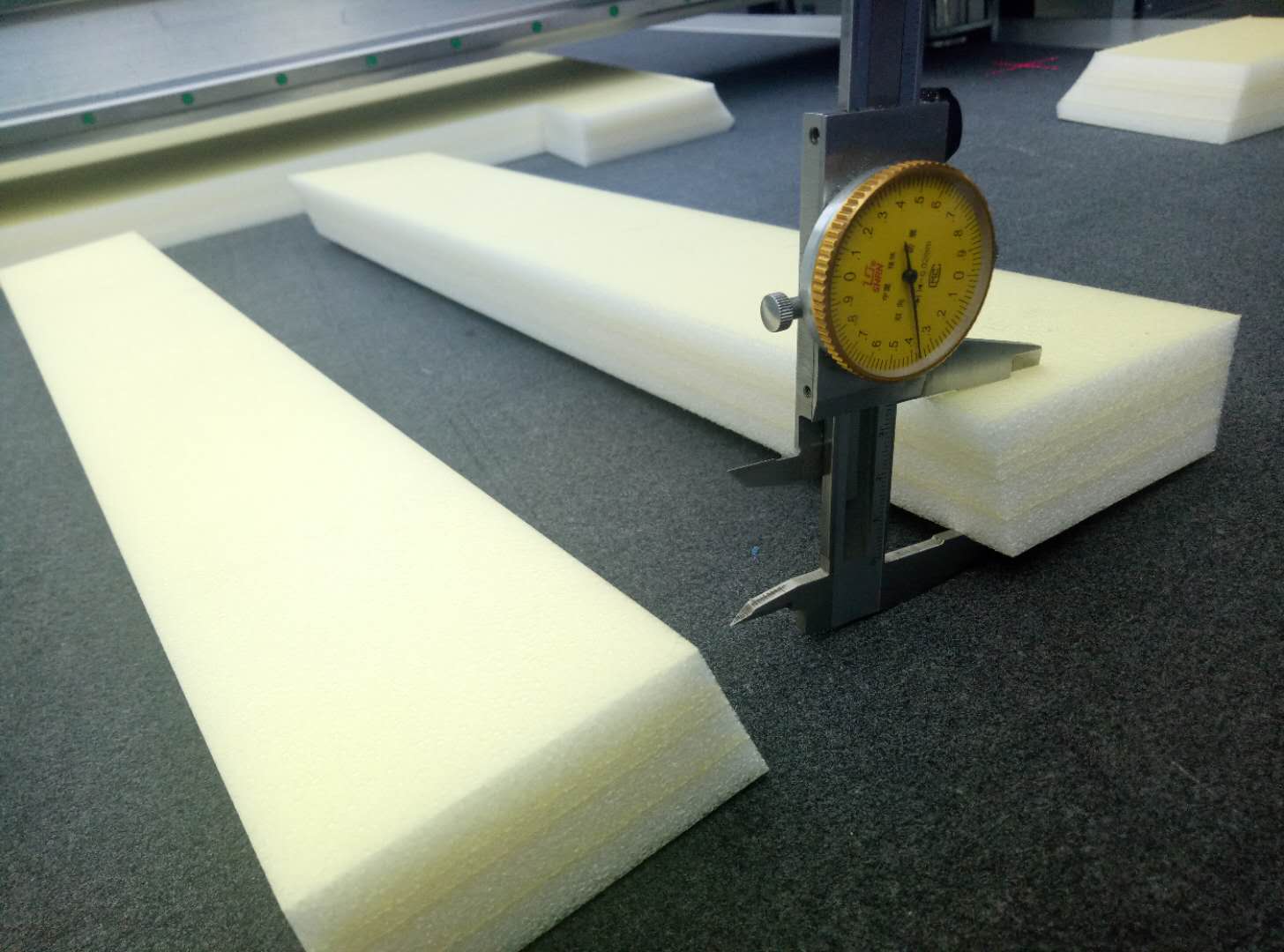 35毫米泡棉开槽2